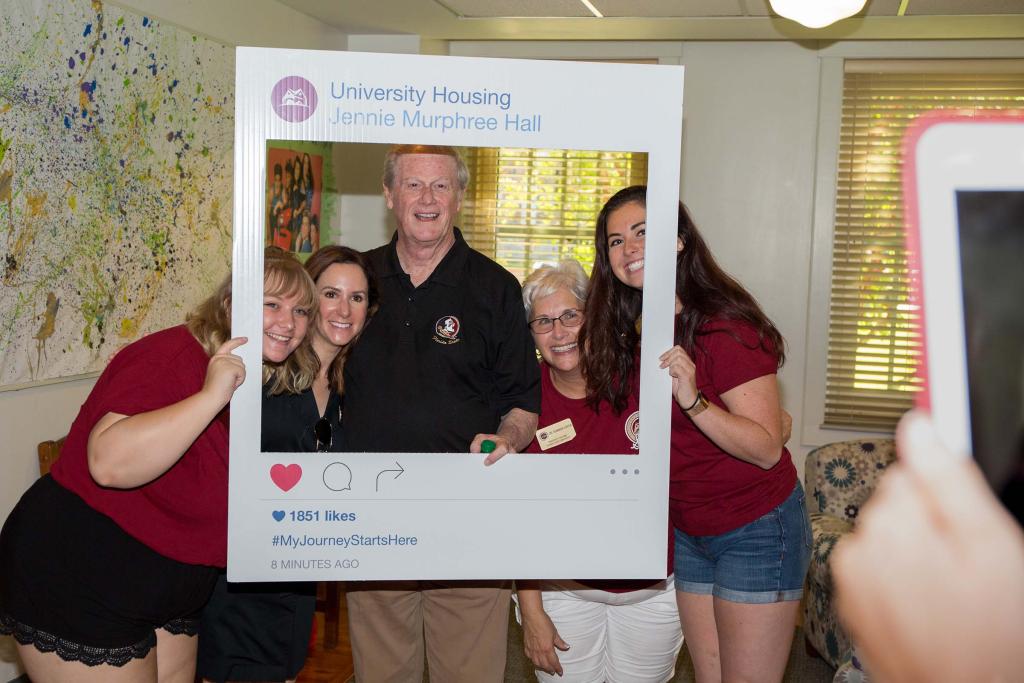 President Thrasher welcomes students to FSU during residence hall move-in in August 2017.